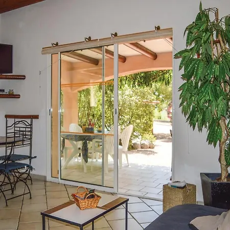 Casa vacanze Two-bedroom Holiday In Ste Lucie De P.vecchio Mangialla
